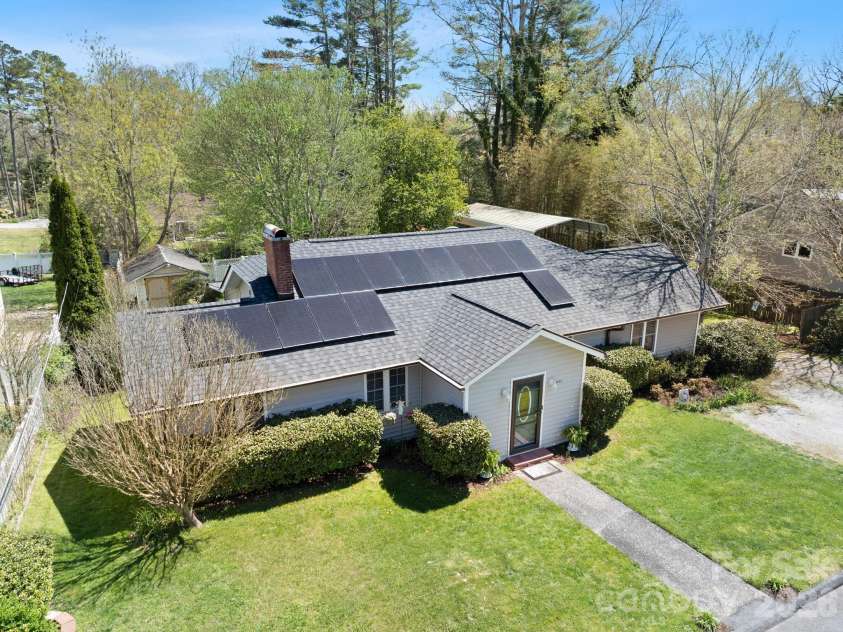 1614 Ridgewood Boulevard, Hendersonville, NC 28791.  MLS# CAR4368545, YatesRealty ID 18317. 