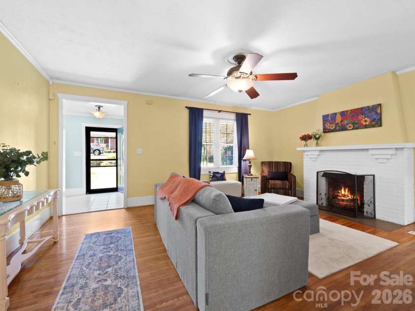 1614 Ridgewood Boulevard, Hendersonville, NC 28791.  MLS# CAR4368545, YatesRealty ID 18317. 