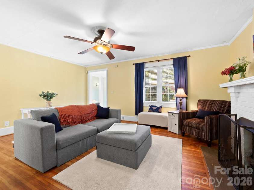 1614 Ridgewood Boulevard, Hendersonville, NC 28791.  MLS# CAR4368545, YatesRealty ID 18317. 