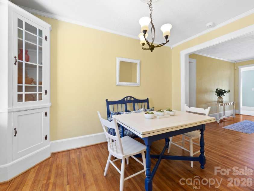 1614 Ridgewood Boulevard, Hendersonville, NC 28791.  MLS# CAR4368545, YatesRealty ID 18317. 