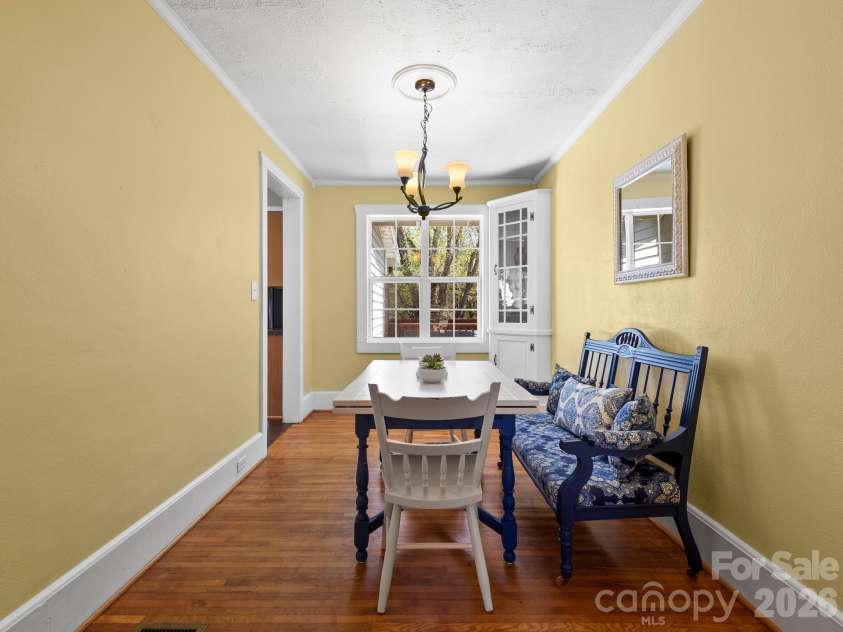 1614 Ridgewood Boulevard, Hendersonville, NC 28791.  MLS# CAR4368545, YatesRealty ID 18317. 