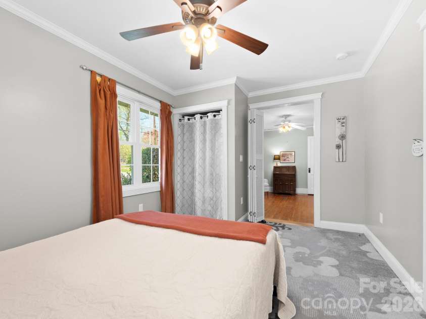 1614 Ridgewood Boulevard, Hendersonville, NC 28791.  MLS# CAR4368545, YatesRealty ID 18317. 