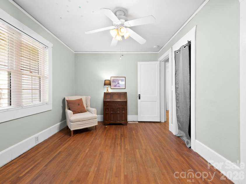 1614 Ridgewood Boulevard, Hendersonville, NC 28791.  MLS# CAR4368545, YatesRealty ID 18317. 