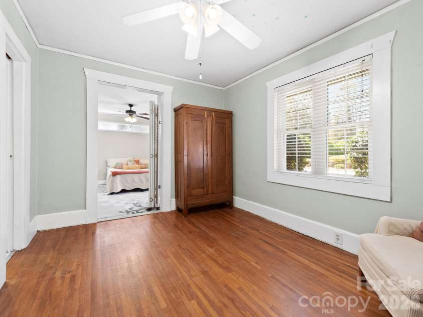 1614 Ridgewood Boulevard, Hendersonville, NC 28791.  MLS# CAR4368545, YatesRealty ID 18317. 