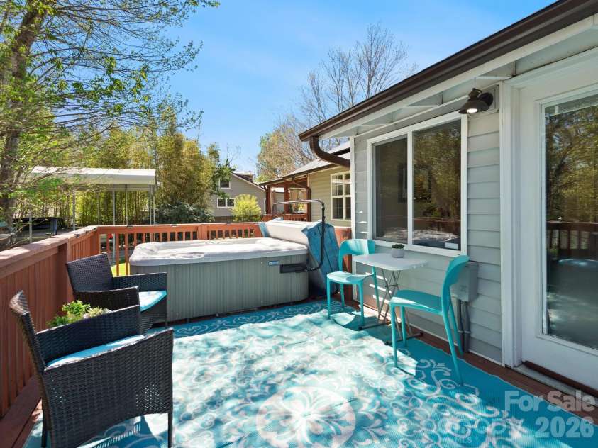 1614 Ridgewood Boulevard, Hendersonville, NC 28791.  MLS# CAR4368545, YatesRealty ID 18317. 