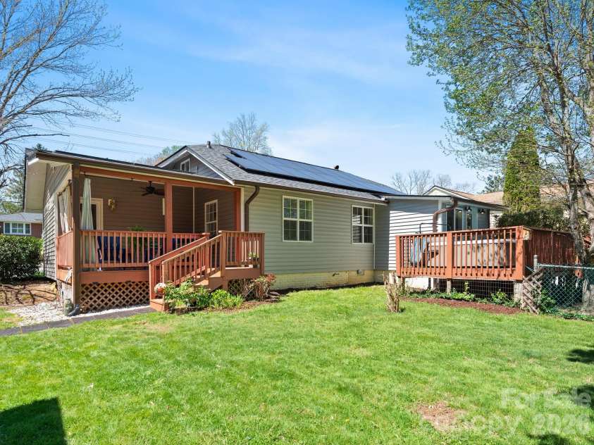 1614 Ridgewood Boulevard, Hendersonville, NC 28791.  MLS# CAR4368545, YatesRealty ID 18317. 