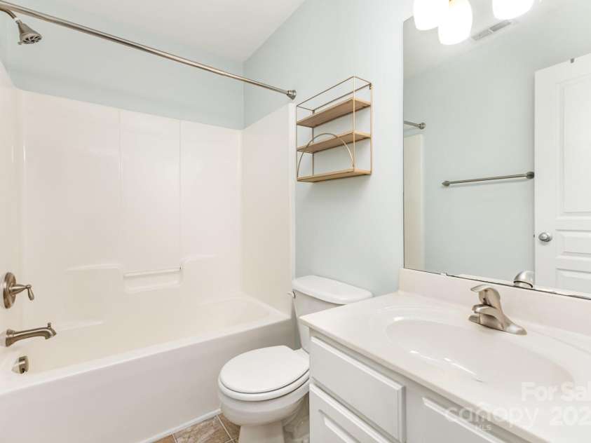 230 Dawn Mist Lane, Fort Mill, SC 29708.  MLS# CAR4264170, YatesRealty ID 18317. 
