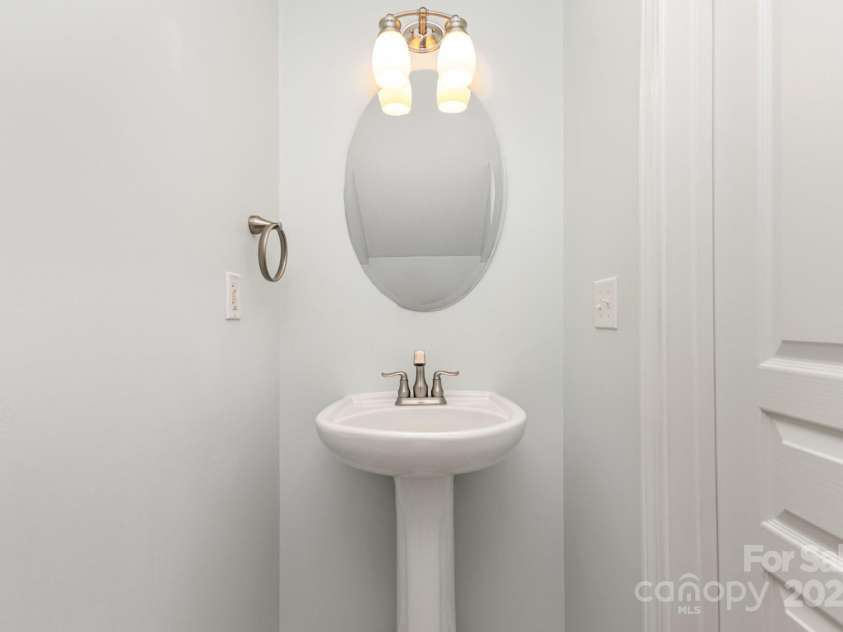 230 Dawn Mist Lane, Fort Mill, SC 29708.  MLS# CAR4264170, YatesRealty ID 18317. Cute half bath on main floor!