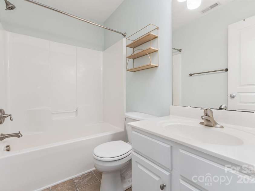 230 Dawn Mist Lane, Fort Mill, SC 29708.  MLS# CAR4264170, YatesRealty ID 18317. Shared upstairs hallway bathroom for the other 2 bedrooms!