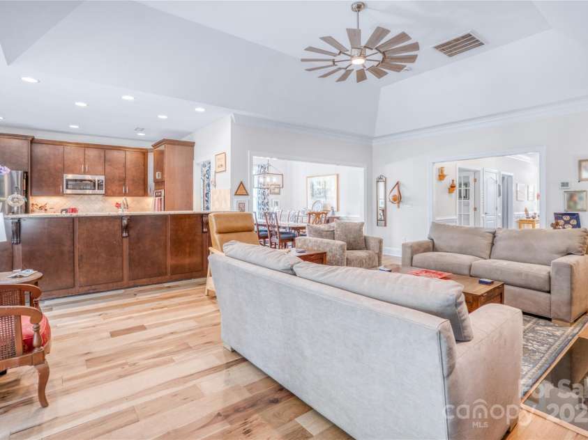 12910 Meetinghouse Drive, Cornelius, NC 28031.  MLS# CAR4266302, YatesRealty ID 18318. 