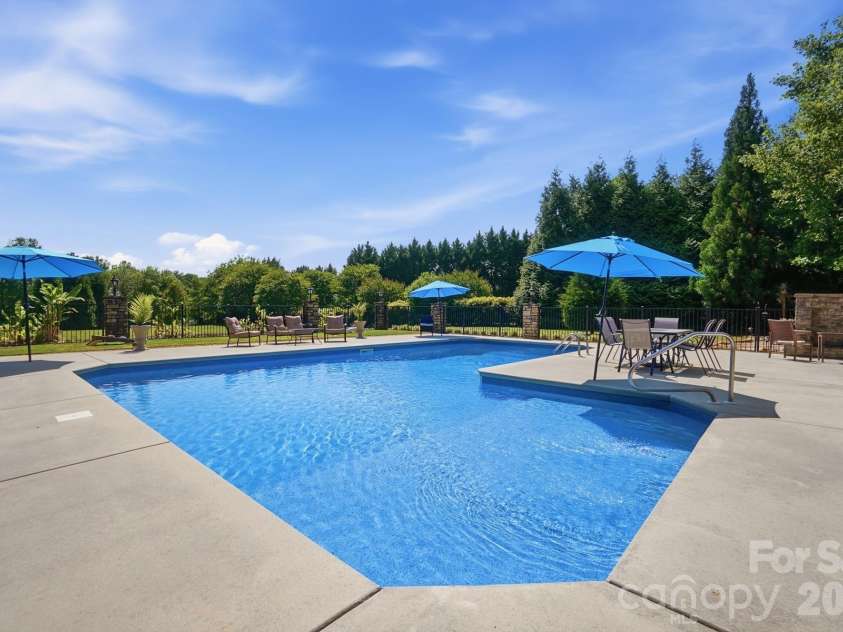 159 Riverchase Lane, Mooresville, NC 28115.  MLS# CAR4372819, YatesRealty ID 18318. 
