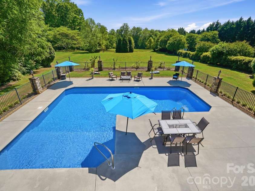 159 Riverchase Lane, Mooresville, NC 28115.  MLS# CAR4372819, YatesRealty ID 18318. 