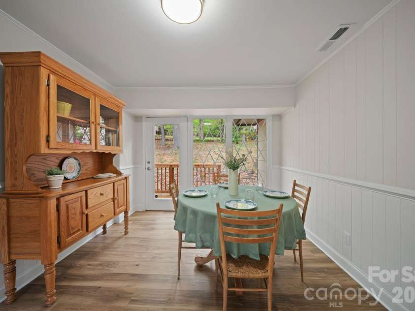 70 Melton Road, Candler, NC 28715.  MLS# CAR4369605, YatesRealty ID 18319. 