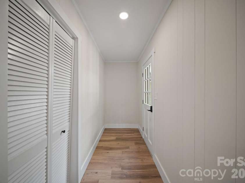 70 Melton Road, Candler, NC 28715.  MLS# CAR4369605, YatesRealty ID 18319. 