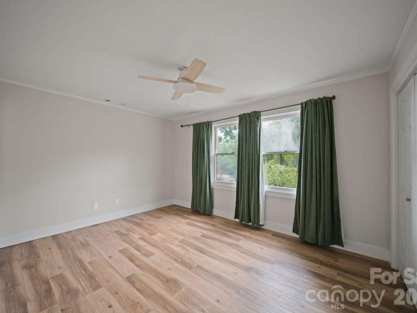 70 Melton Road, Candler, NC 28715.  MLS# CAR4369605, YatesRealty ID 18319. 