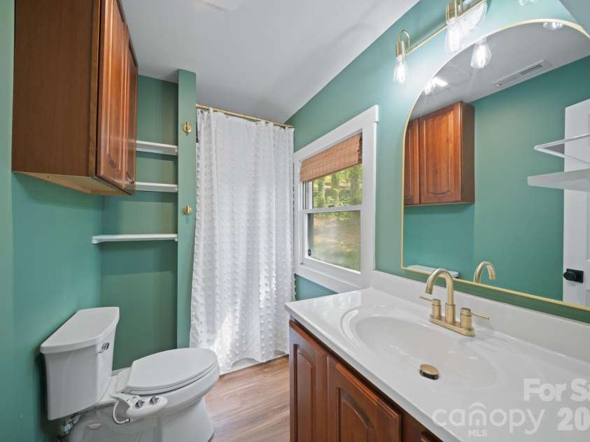 70 Melton Road, Candler, NC 28715.  MLS# CAR4369605, YatesRealty ID 18319. 