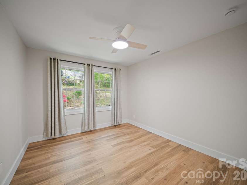 70 Melton Road, Candler, NC 28715.  MLS# CAR4369605, YatesRealty ID 18319. 