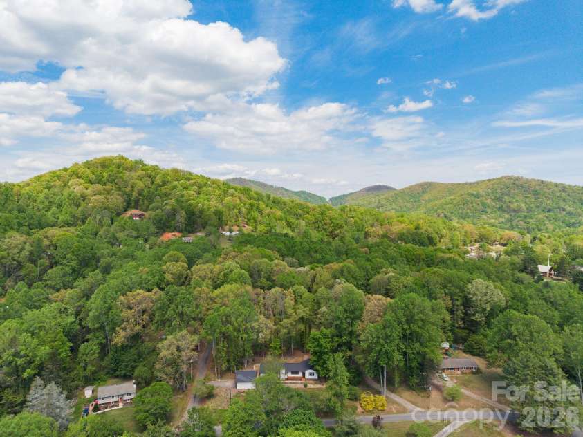 70 Melton Road, Candler, NC 28715.  MLS# CAR4369605, YatesRealty ID 18319. 