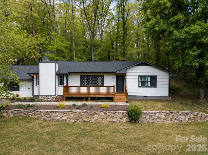 70 Melton Road, Candler, NC 28715.  MLS# CAR4369605, YatesRealty ID 18319. 