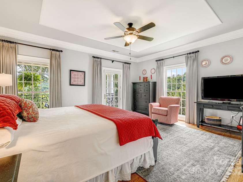 56 Fair Oaks Estate, Fletcher, NC 28732.  MLS# CAR4277078, YatesRealty ID 18320. 