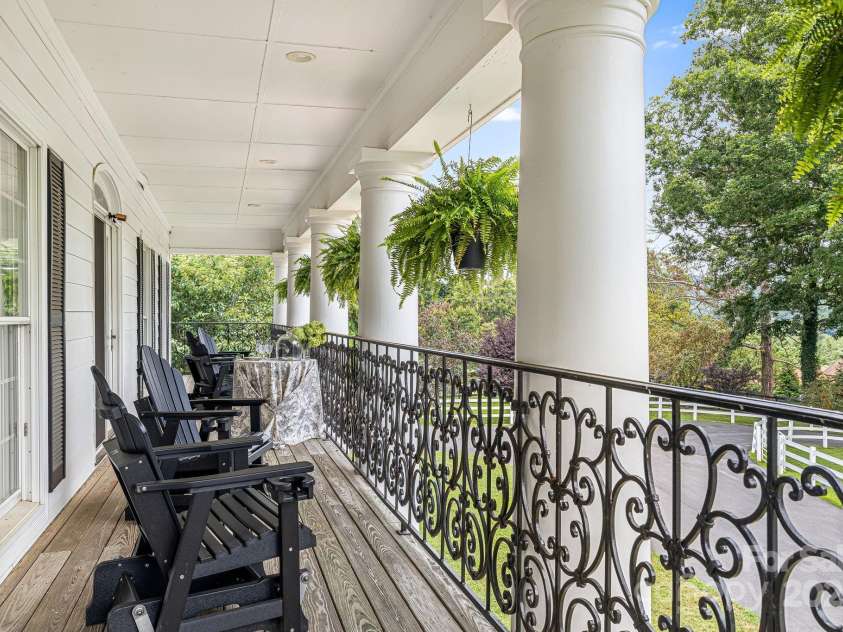 56 Fair Oaks Estate, Fletcher, NC 28732.  MLS# CAR4277078, YatesRealty ID 18320. 