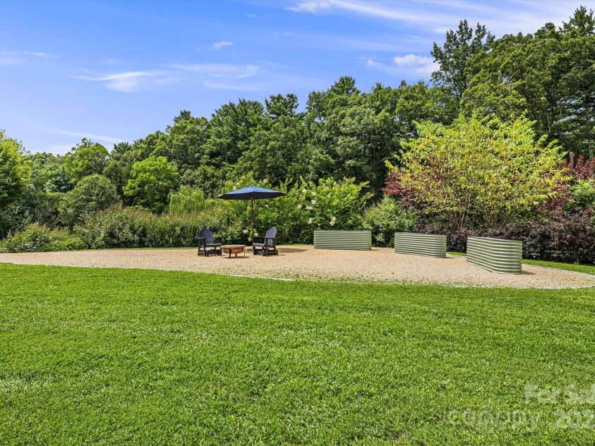 56 Fair Oaks Estate, Fletcher, NC 28732.  MLS# CAR4277078, YatesRealty ID 18320. 