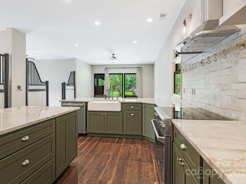 56 Fair Oaks Estate, Fletcher, NC 28732.  MLS# CAR4277078, YatesRealty ID 18320. 