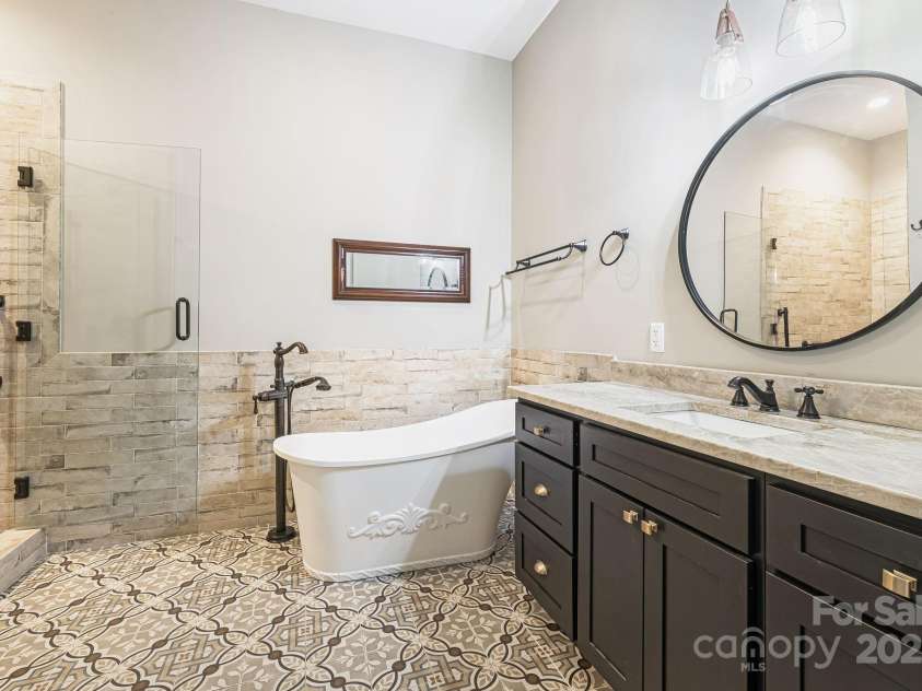 56 Fair Oaks Estate, Fletcher, NC 28732.  MLS# CAR4277078, YatesRealty ID 18320. 