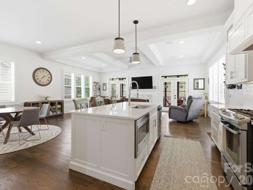 3404 Cosby Place, Charlotte, NC 28205.  MLS# CAR4366736, YatesRealty ID 18321. 