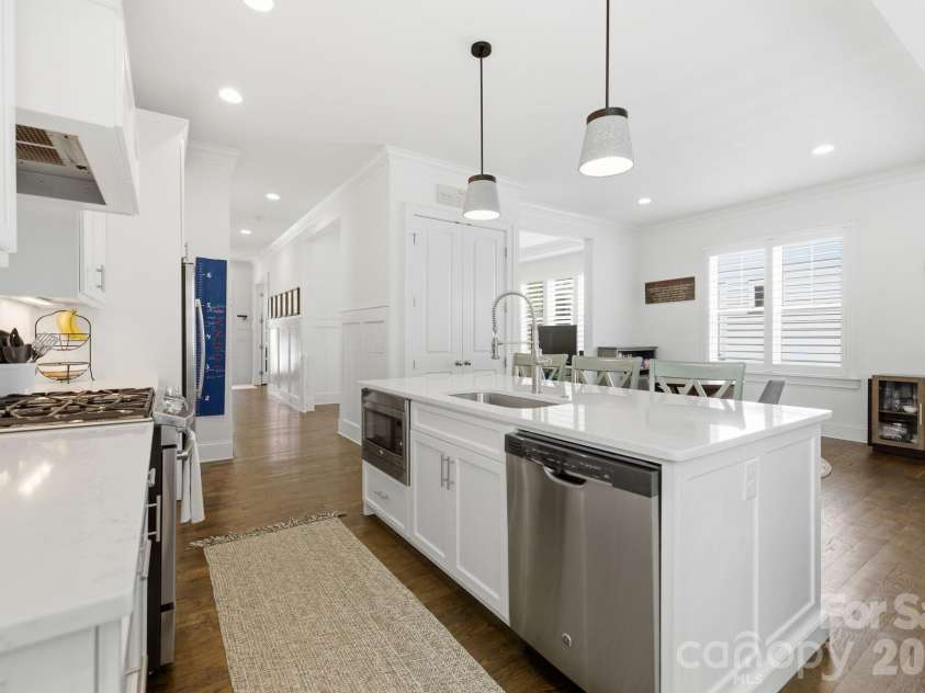 3404 Cosby Place, Charlotte, NC 28205.  MLS# CAR4366736, YatesRealty ID 18321. 