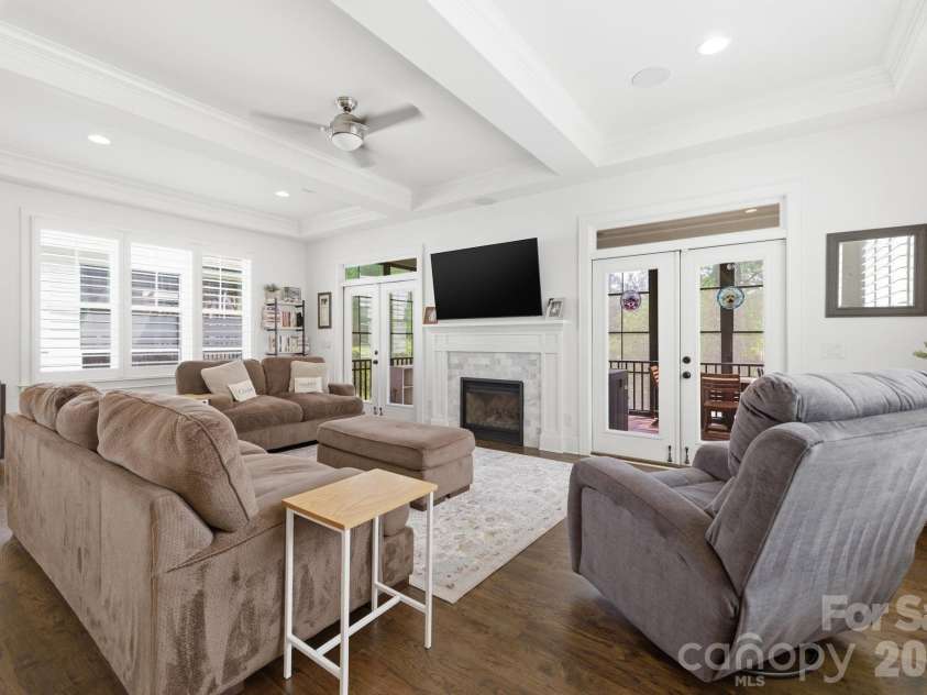 3404 Cosby Place, Charlotte, NC 28205.  MLS# CAR4366736, YatesRealty ID 18321. 
