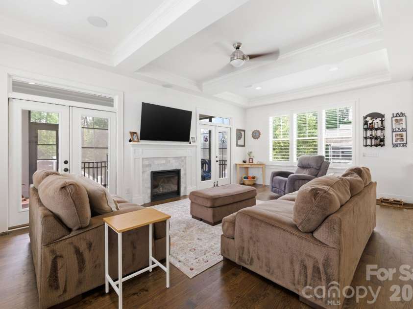 3404 Cosby Place, Charlotte, NC 28205.  MLS# CAR4366736, YatesRealty ID 18321. 