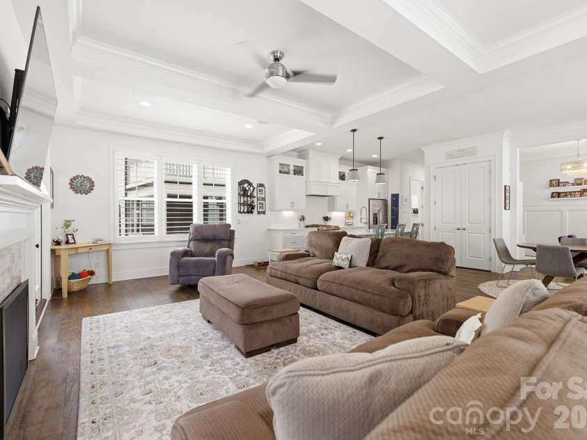 3404 Cosby Place, Charlotte, NC 28205.  MLS# CAR4366736, YatesRealty ID 18321. 