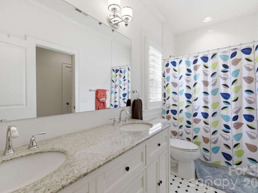 3404 Cosby Place, Charlotte, NC 28205.  MLS# CAR4366736, YatesRealty ID 18321. 