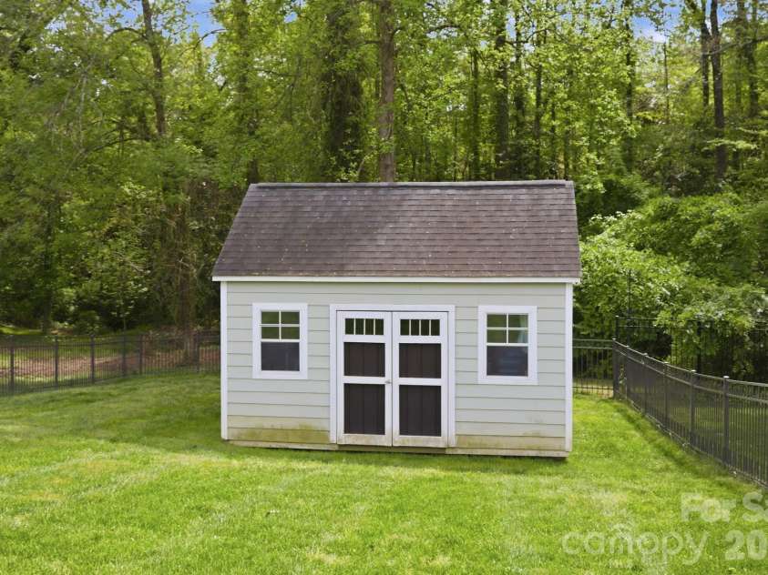 3404 Cosby Place, Charlotte, NC 28205.  MLS# CAR4366736, YatesRealty ID 18321. 