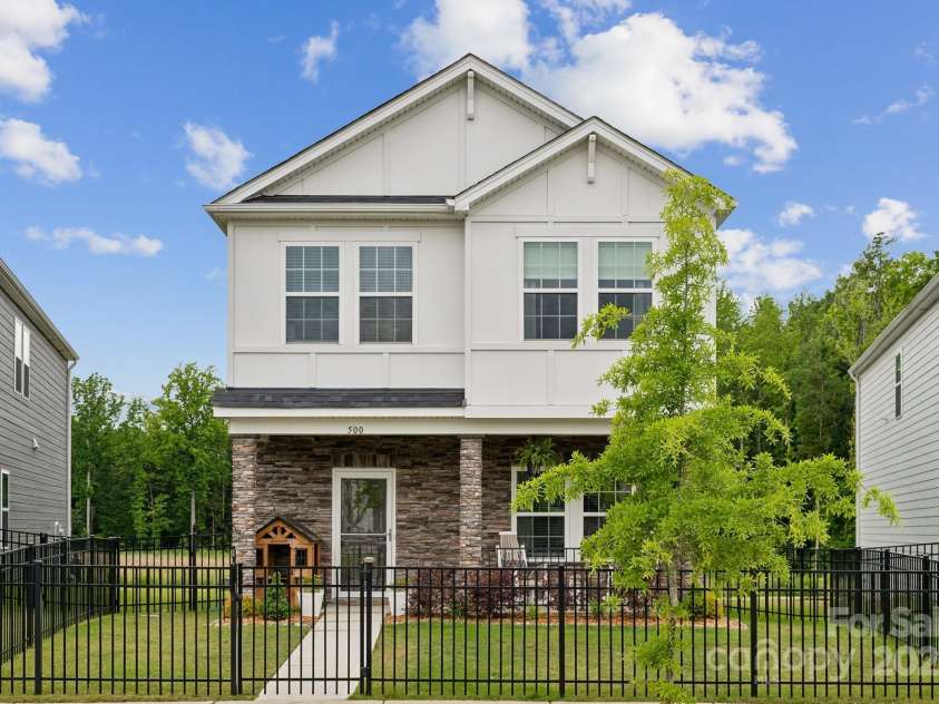 500 Cedar Knoll Circle, Pineville, NC 28134.  MLS# CAR4264878, YatesRealty ID 18321. 