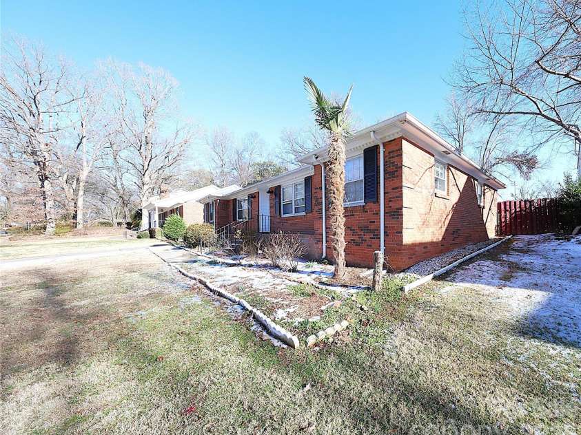 6625 Old Post Road, Charlotte, NC 28212.  MLS# CAR4341423, YatesRealty ID 18322. 