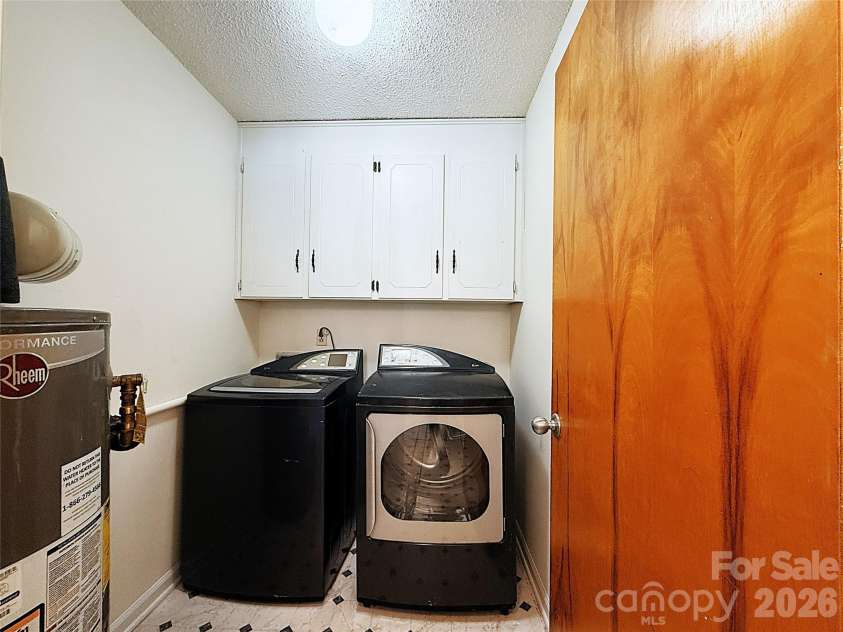 6625 Old Post Road, Charlotte, NC 28212.  MLS# CAR4341423, YatesRealty ID 18322. 