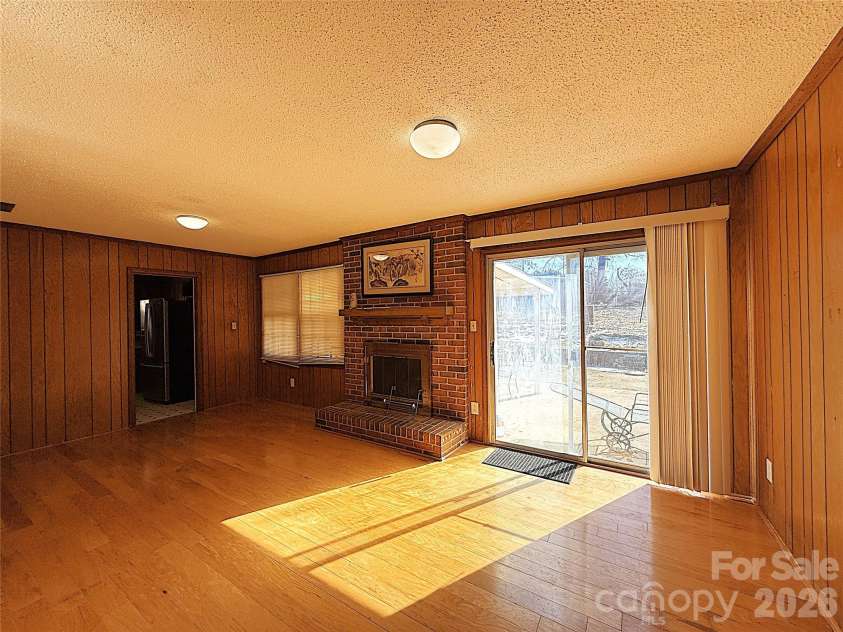 6625 Old Post Road, Charlotte, NC 28212.  MLS# CAR4341423, YatesRealty ID 18322. 
