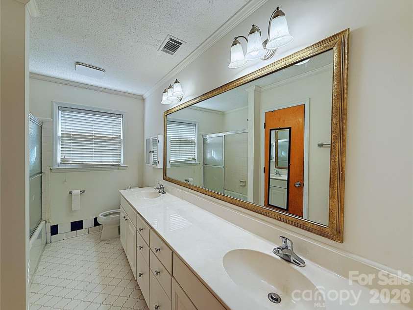6625 Old Post Road, Charlotte, NC 28212.  MLS# CAR4341423, YatesRealty ID 18322. 