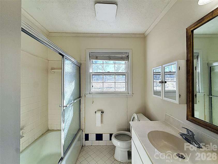 6625 Old Post Road, Charlotte, NC 28212.  MLS# CAR4341423, YatesRealty ID 18322. 