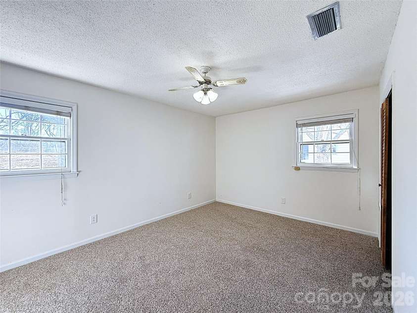 6625 Old Post Road, Charlotte, NC 28212.  MLS# CAR4341423, YatesRealty ID 18322. 
