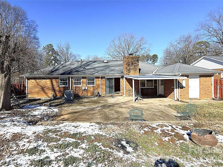 6625 Old Post Road, Charlotte, NC 28212.  MLS# CAR4341423, YatesRealty ID 18322. 
