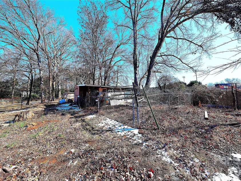 6625 Old Post Road, Charlotte, NC 28212.  MLS# CAR4341423, YatesRealty ID 18322. 