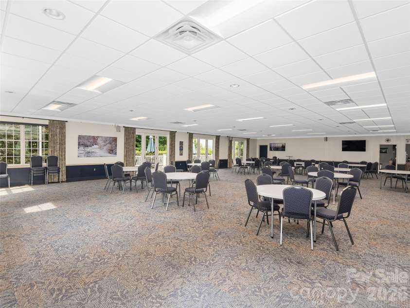 54 Deep Valley Lane, Hendersonville, NC 28791.  MLS# CAR4304196, YatesRealty ID 18323. Indoor Pool