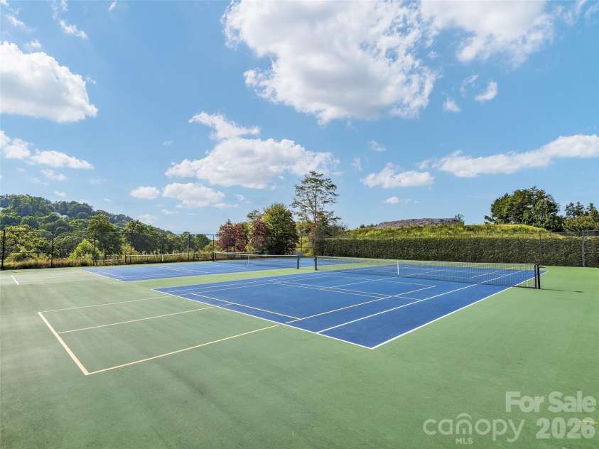 54 Deep Valley Lane, Hendersonville, NC 28791.  MLS# CAR4304196, YatesRealty ID 18323. Social Room