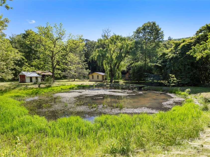 272 Pinners Cove Road, Asheville, NC 28803.  MLS# CAR4265368, YatesRealty ID 18324. 