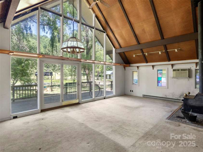 272 Pinners Cove Road, Asheville, NC 28803.  MLS# CAR4265368, YatesRealty ID 18324. 