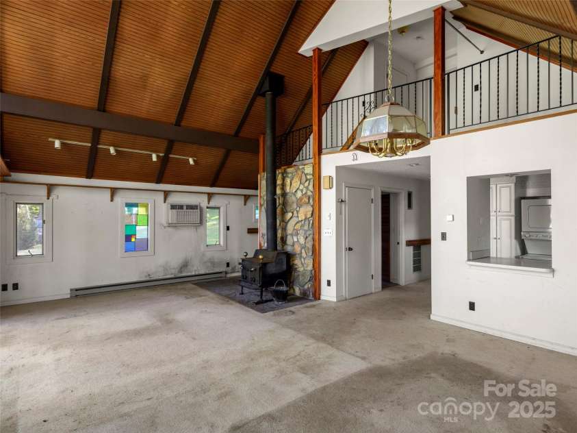 272 Pinners Cove Road, Asheville, NC 28803.  MLS# CAR4265368, YatesRealty ID 18324. 