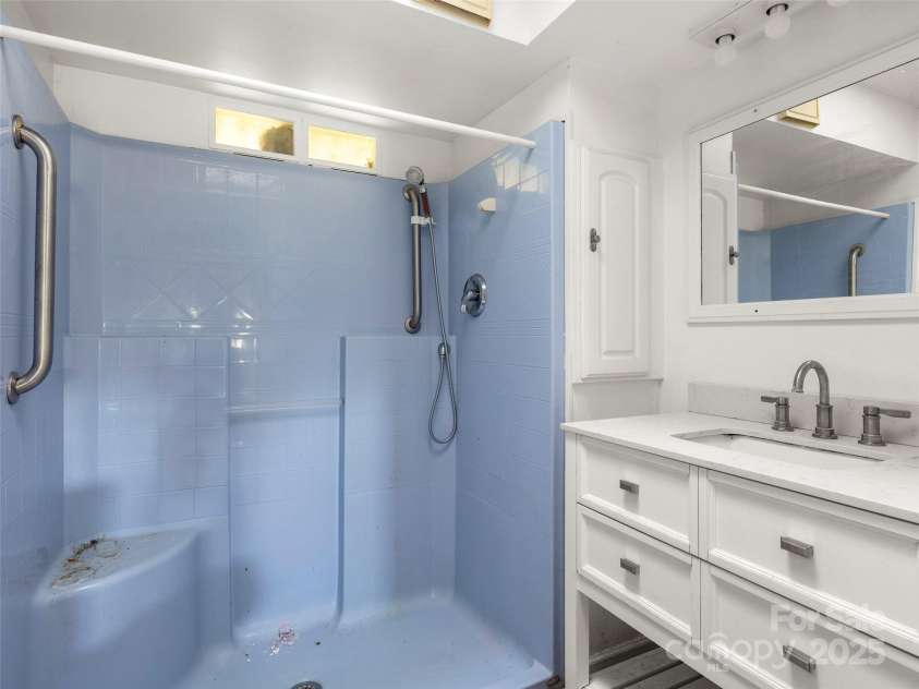 272 Pinners Cove Road, Asheville, NC 28803.  MLS# CAR4265368, YatesRealty ID 18324. 